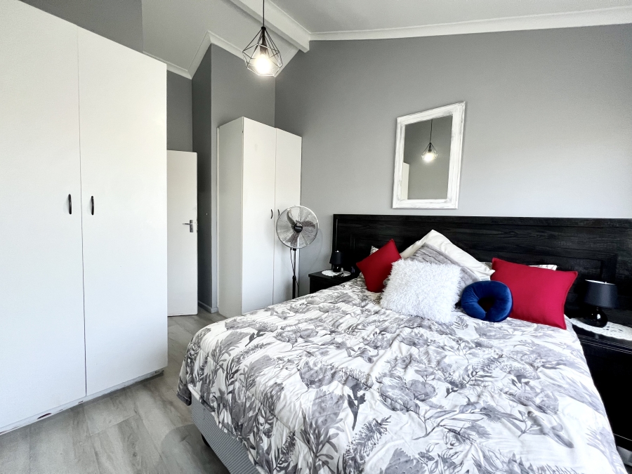 2 Bedroom Property for Sale in Flamingo Vlei Western Cape